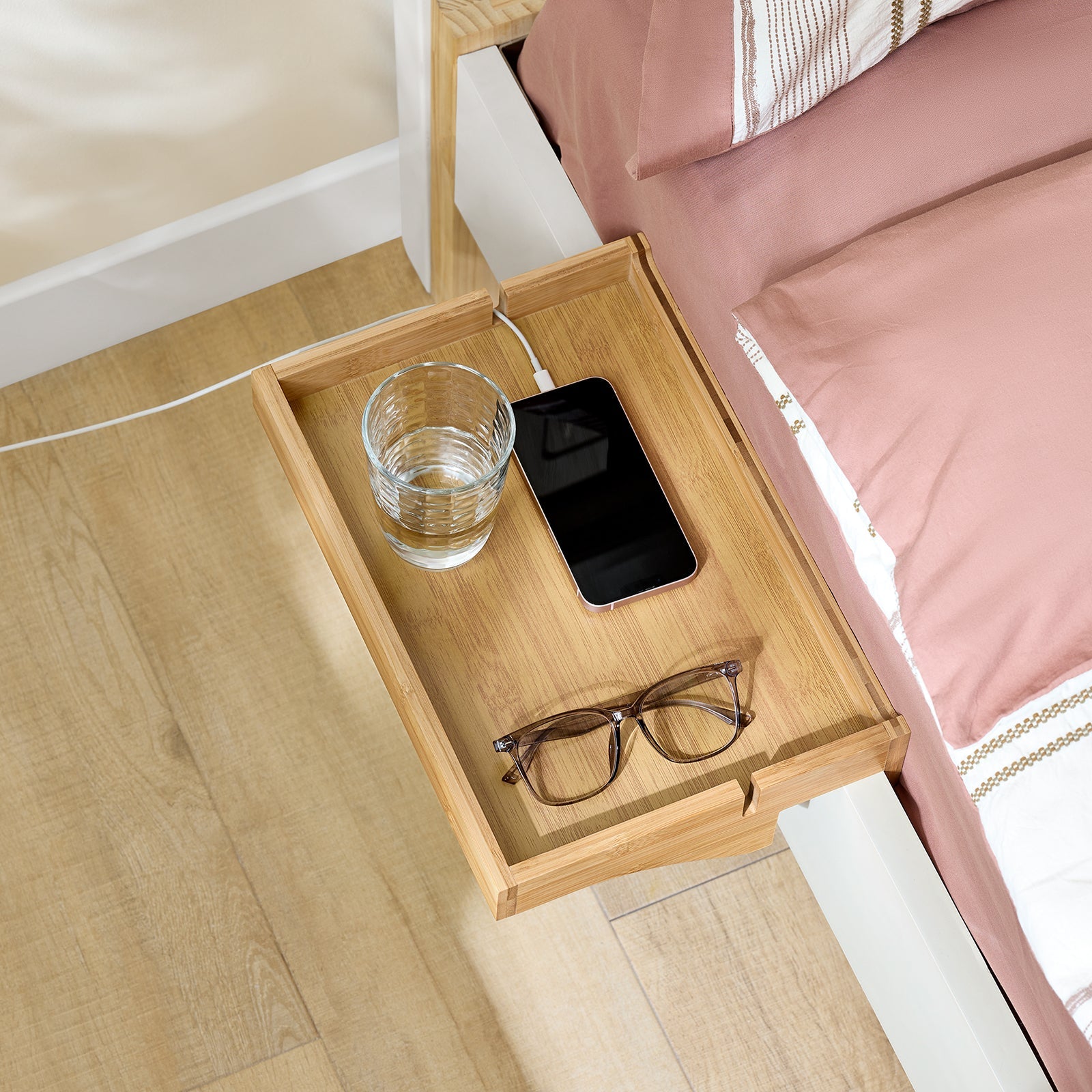 SoBuy | Comodino da letto | con passacavi | comodino in bambù | NKD01-N