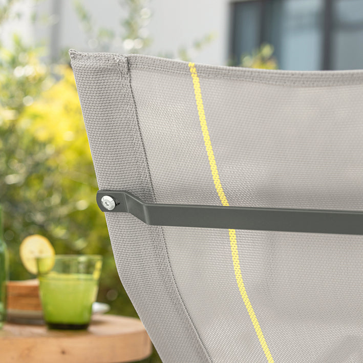 SoBuy | Sedia a dondolo relax | Lettino prendisole con tasca laterale | Sedia a sdraio da giardino | Poltrona relax | Lettino oscillante | Grigio chiaro | OGS47-HG